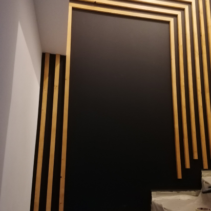 Tasseaux bois décoration mur intérieur