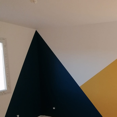 peinture mate forme géométrique triangle